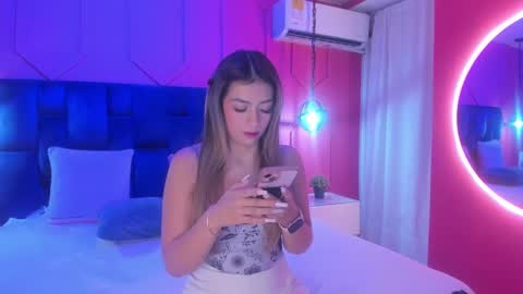 Athenea online show from September 2025 03:28:02 AM