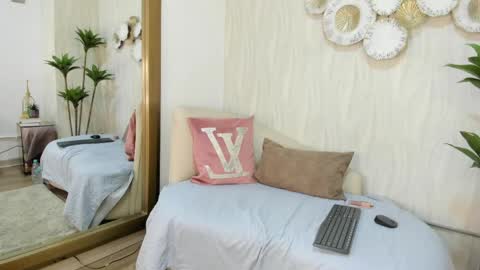 atenea_rouse online show from April 2026 11:37:02 AM