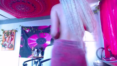 Snapshot of ateneasairce chatting on October 2025 02:05:01 PM Atenea online show from October 2025 02:05:01 PM