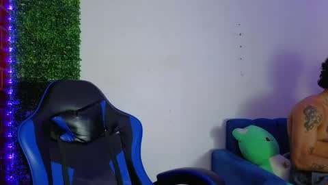 Athenea online show from April 2026 07:00:01 AM