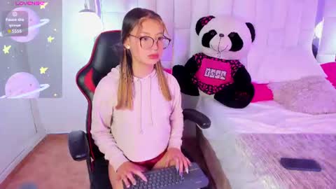Snapshot of athenea_fox_ chatting on June 2026 04:45:01 PM athenea fox online show from June 2026 04:45:01 PM