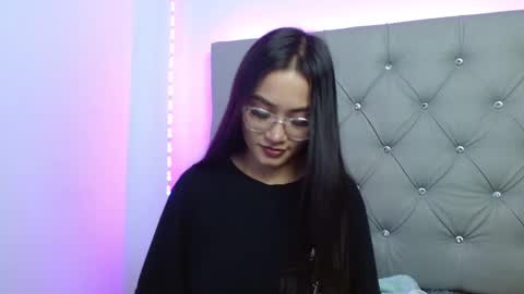 Athenea online show from October 2025 10:45:01 PM