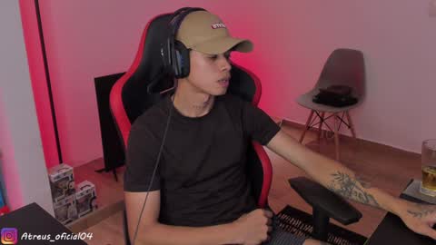 Snapshot of atreus_oficial chatting on December 2024 03:09:02 AM Atreus online show from December 2024 03:09:02 AM