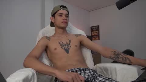 Snapshot of atreus_oficial chatting on October 2025 09:26:02 PM Atreus online show from October 2025 09:26:02 PM