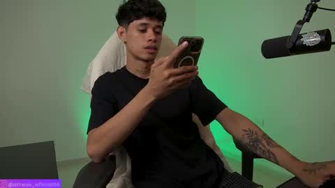 Snapshot of atreus_oficial chatting on November 2025 07:08:02 PM Atreus online show from November 2025 07:08:02 PM