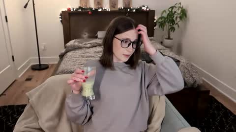 Snapshot of audreyjones03 chatting on December 2024 09:30:02 PM Miss Audrey online show from December 2024 09:30:02 PM