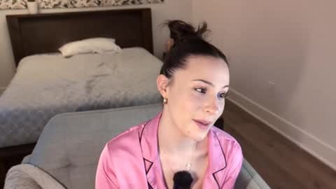 Snapshot of audreyjones03 chatting on February 2025 10:39:01 PM Miss Audrey online show from February 2025 10:39:01 PM