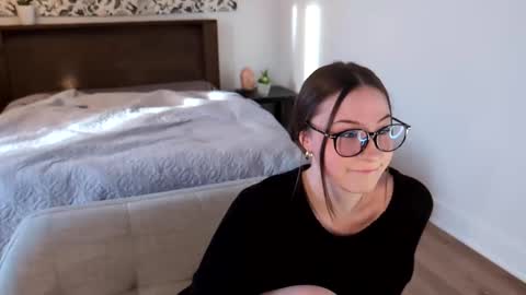 Snapshot of audreyjones03 chatting on February 2025 10:31:01 PM Miss Audrey online show from February 2025 10:31:01 PM