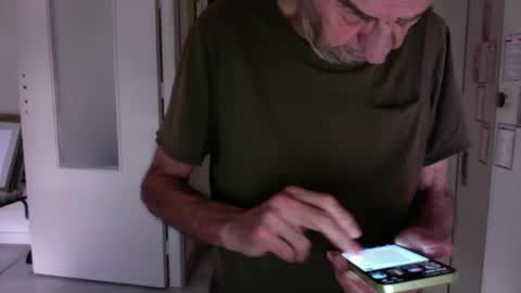 auguste061400 online show from February 2025 09:04:01 AM