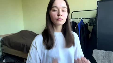 Mari online show from April 2026 01:27:02 PM