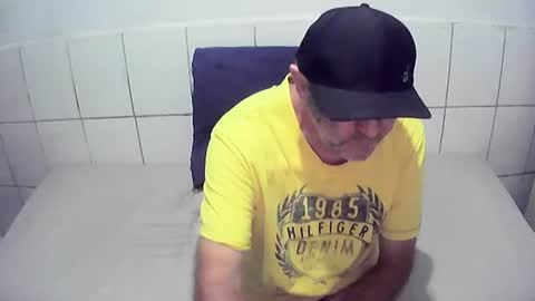 Snapshot of augustopierdona26 chatting on July 2026 01:40:02 PM cesar augusto online show from July 2026 01:40:02 PM