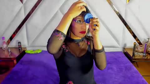 Monii Yi online show from March 2025 01:58:01 AM