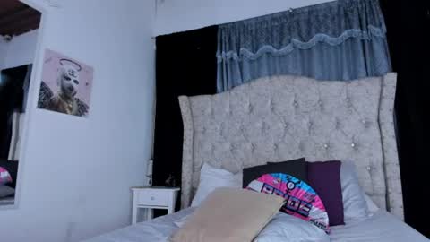Snapshot of aura_sterling chatting on July 2026 03:03:02 PM Aura online show from July 2026 03:03:02 PM