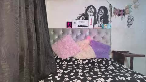 aurasensorial27 online show from October 2025 04:57:02 AM