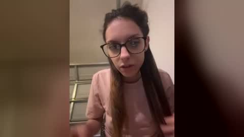 Snapshot of aureliatasty chatting on May 2026 01:58:02 AM aureliatasty online show from May 2026 01:58:02 AM