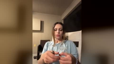 Snapshot of aureliatasty chatting on May 2026 03:04:02 AM aureliatasty online show from May 2026 03:04:02 AM