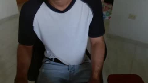Snapshot of aureliv1 chatting on May 2026 10:27:01 PM Aureliano online show from May 2026 10:27:01 PM