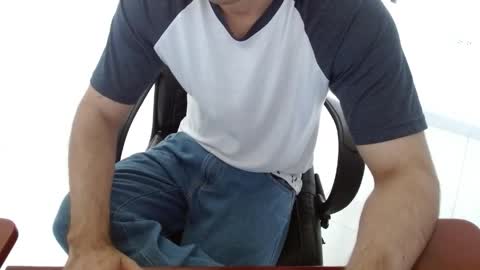 Snapshot of aureliv1 chatting on May 2026 09:09:02 PM Aureliano online show from May 2026 09:09:02 PM