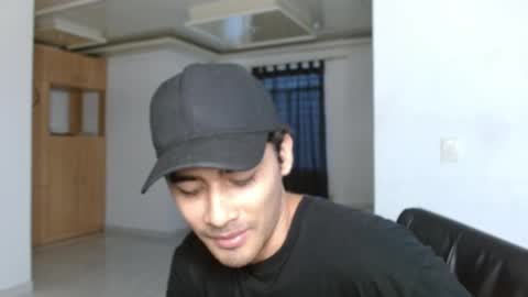 Snapshot of aureliv1 chatting on May 2026 10:41:02 PM Aureliano online show from May 2026 10:41:02 PM