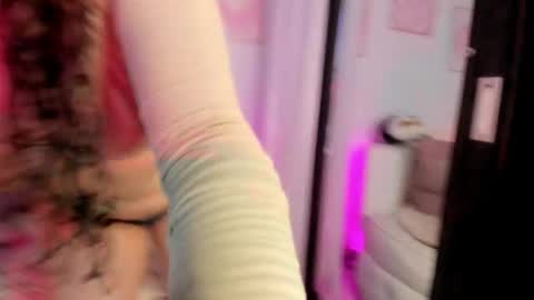 Snapshot of aurora_aaa chatting on October 2025 11:24:02 PM Aurora online show from October 2025 11:24:02 PM