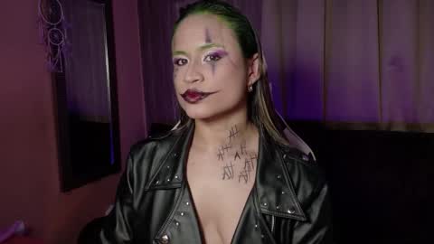 aurora_collins08 online show from October 2025 06:09:01 PM