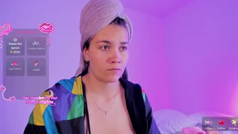 aurora_divine online show from April 2026 07:00:01 PM