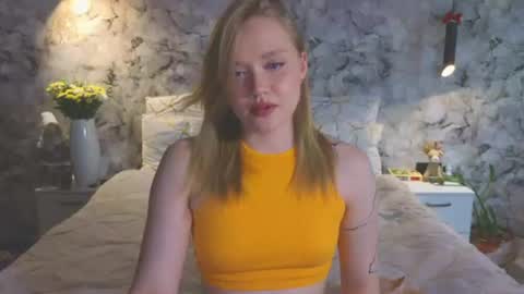 Snapshot of aurora_golden chatting on June 2026 12:03:02 PM Kate online show from June 2026 12:03:02 PM