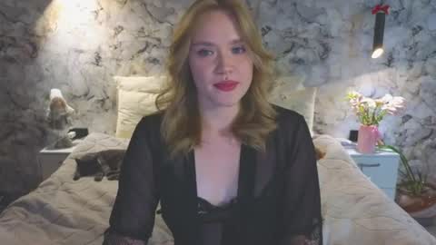 Snapshot of aurora_golden chatting on July 2026 07:12:01 AM Kate online show from July 2026 07:12:01 AM