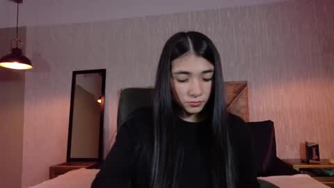 Aurora online show from October 2025 01:39:01 AM