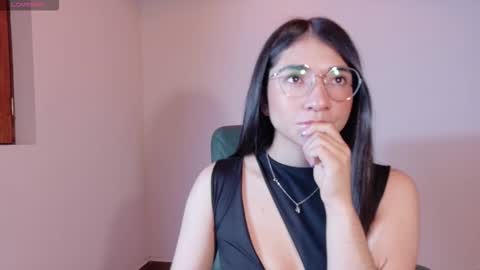 Aurora online show from October 2025 01:07:02 AM