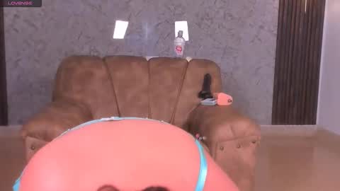 aurora_lul online show from April 2026 07:22:01 AM