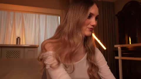 Snapshot of aurora_the_ballerina chatting on April 2026 07:24:01 AM Aurora online show from April 2026 07:24:01 AM