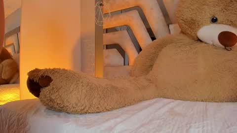 Aurora  online show from February 2026 07:41:01 PM