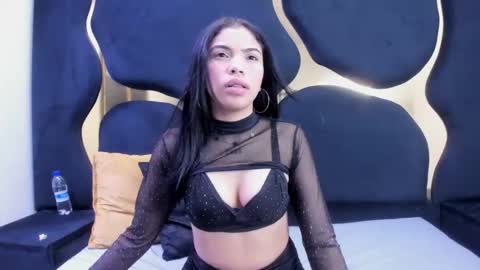 aurorahoney32 online show from April 2026 08:59:02 PM
