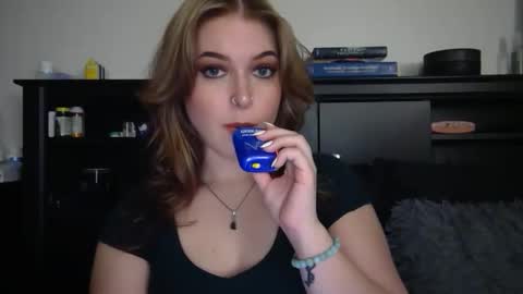 auroralightz1 online show from March 2026 04:13:01 PM