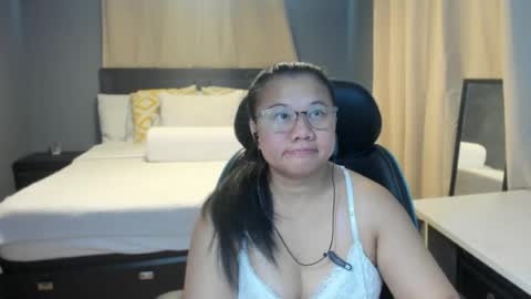 Snapshot of auroramaze88 chatting on June 2026 04:06:01 PM Auroramaze88 online show from June 2026 04:06:01 PM