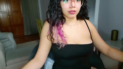 Snapshot of aurorasiera chatting on December 2024 09:24:02 PM Aurora online show from December 2024 09:24:02 PM