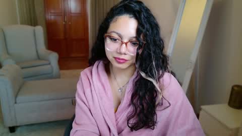 Snapshot of aurorasiera chatting on January 2025 09:07:01 PM Aurora online show from January 2025 09:07:01 PM