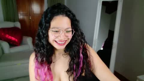 Snapshot of aurorasiera chatting on March 2025 09:04:02 PM Aurora online show from March 2025 09:04:02 PM