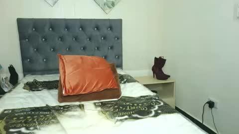 Aurora online show from November 2025 07:14:02 AM