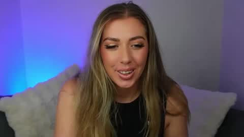 aussielulu online show from October 2025 11:24:01 AM