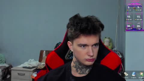 Snapshot of austen_milker chatting on December 2024 06:19:02 PM Austen online show from December 2024 06:19:02 PM