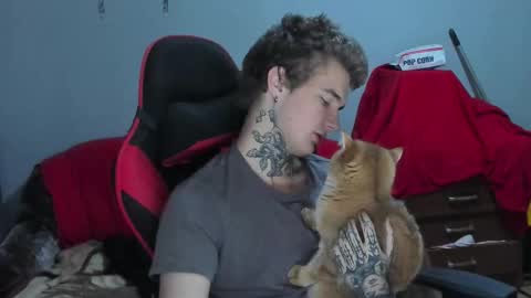 Snapshot of austen_milker chatting on October 2025 04:25:02 PM Austen online show from October 2025 04:25:02 PM