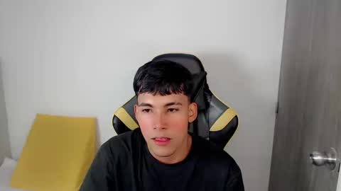 Snapshot of austin_col_ chatting on September 2025 08:20:02 PM AUSTIN online show from September 2025 08:20:02 PM