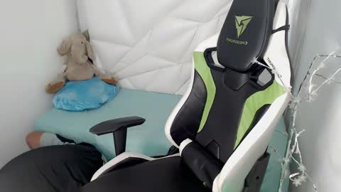 AUSTIN online show from November 2025 02:07:02 PM