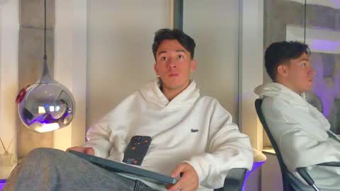 austinreeds online show from April 2026 12:30:02 PM