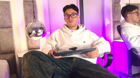 austinreeds online show from May 2026 01:29:01 PM
