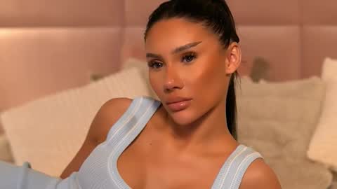 Ava online show from March 2026 01:38:01 AM