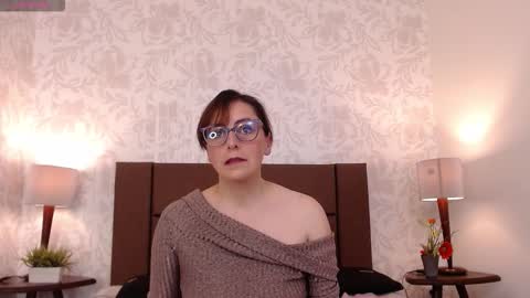 Ava  online show from October 2025 08:20:02 PM