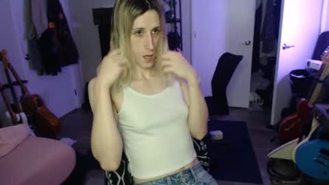 Ava online show from February 2026 04:24:01 AM